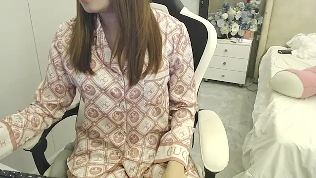 Hanako love online show from 02/13/25, 03:03