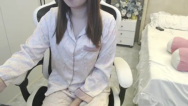 Hanako love online show from 02/24/25, 03:23