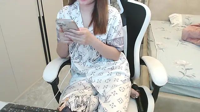 Hanako love online show from 03/10/25, 04:07