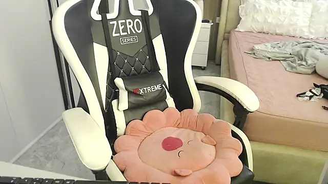 Hanako love online show from 09/19/25, 03:34