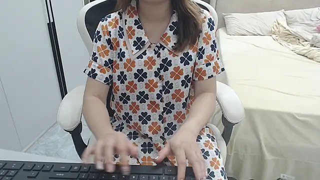 Hanako love online show from 12/02/25, 03:40