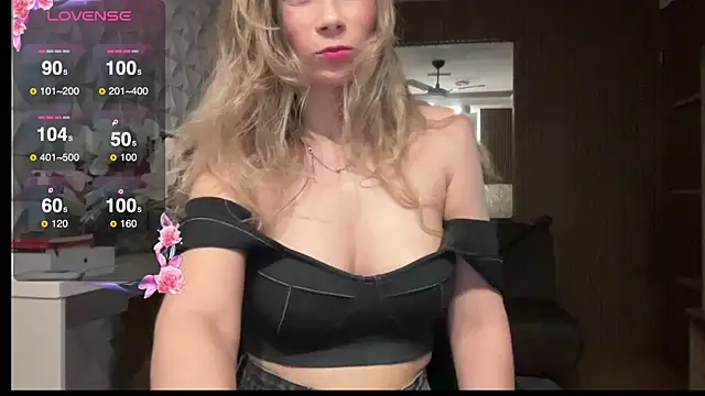 Snapshot of Leilacharlotte chatting on 12/07/24, 11:01 Leilacharlotte online show from 12/07/24, 11:01