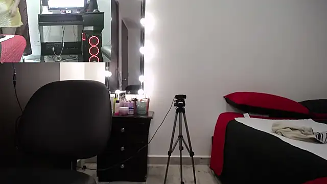 Snapshot of zoe_hotxxx chatting on 03/01/25, 05:05 zoe hotxxx online show from 03/01/25, 05:05