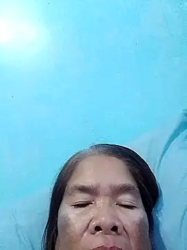 Snapshot of sexylizzy4u chatting on 10/18/25, 04:37 sexylizzy4u online show from 10/18/25, 04:37