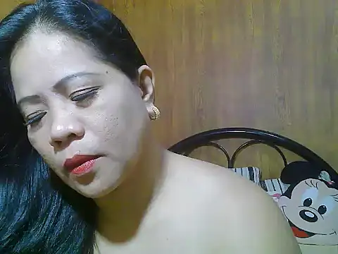 Snapshot of xsweetlips69x chatting on 05/23/26, 01:04 xsweetlips69x online show from 05/23/26, 01:04