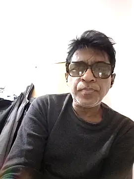 iamkahn 44 online show from 12/18/25, 07:09