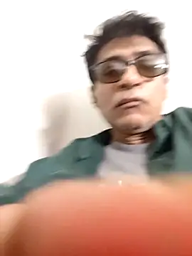 iamkahn 44 online show from 02/11/26, 05:40