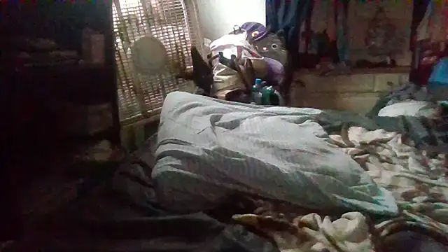 starlight1983 online show from 04/12/26, 09:42