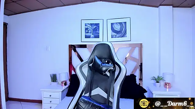 Snapshot of Lia_Simons chatting on 02/06/25, 05:57 Lia Simons online show from 02/06/25, 05:57