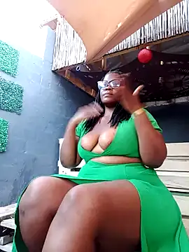 Snapshot of SQUITBOOTY chatting on 12/08/24, 03:13 SQUITBOOTY online show from 12/08/24, 03:13