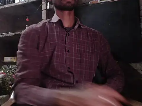 Snapshot of ThethunderPo chatting on 02/20/25, 02:24 ThethunderPo online show from 02/20/25, 02:24