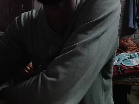 Snapshot of ThethunderPo chatting on 11/01/25, 03:25 ThethunderPo online show from 11/01/25, 03:25