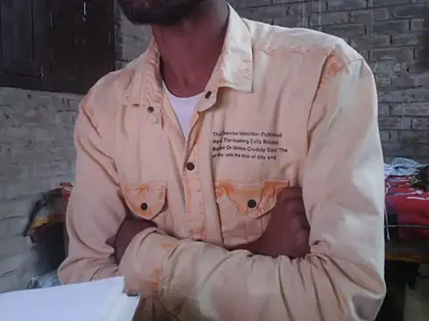 Snapshot of ThethunderPo chatting on 11/14/25, 02:21 ThethunderPo online show from 11/14/25, 02:21