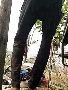 Snapshot of ThethunderPo chatting on 11/23/25, 04:01 ThethunderPo online show from 11/23/25, 04:01