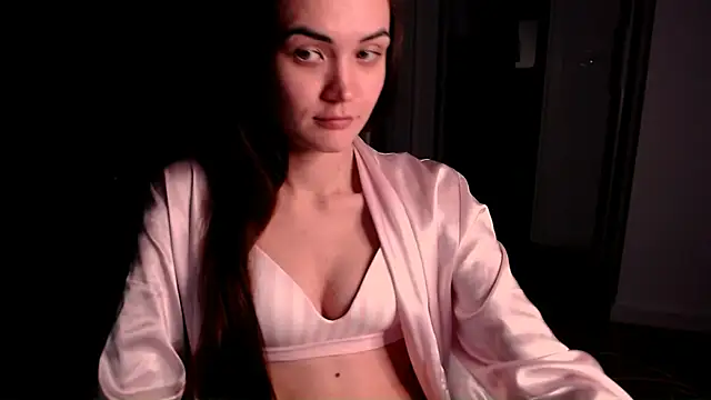 Snapshot of EvelynGG chatting on 11/22/25, 08:41 EvelynGG online show from 11/22/25, 08:41