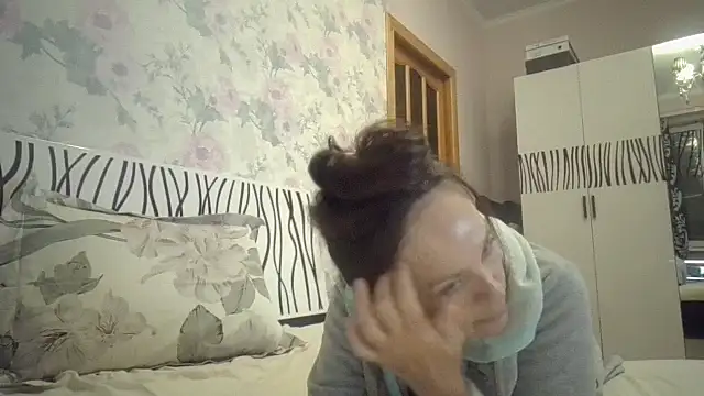 LindaStarS online show from 10/23/25, 06:17