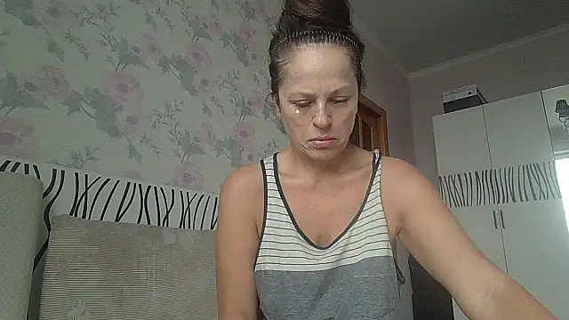 LindaStarS online show from 11/17/25, 06:41