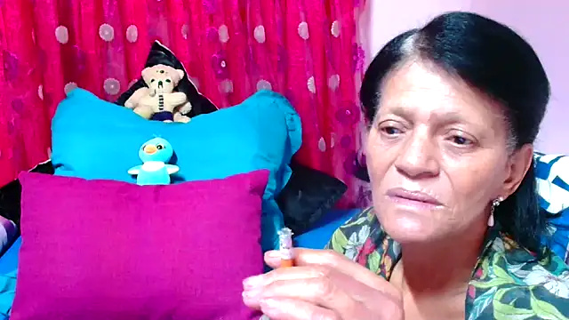 SLUTTYROXY online show from 09/25/25, 06:17