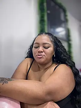 Snapshot of yanza2002 chatting on 12/06/24, 01:40 yanza2002 online show from 12/06/24, 01:40