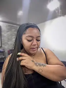 Snapshot of yanza2002 chatting on 03/04/25, 11:32 yanza2002 online show from 03/04/25, 11:32