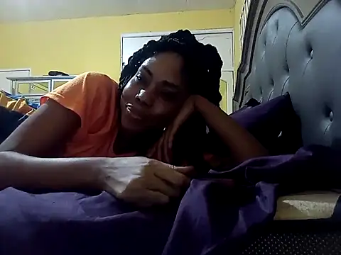 Snapshot of HONEYSWEETS_LIVE chatting on 03/10/25, 03:56 HONEYSWEETS LIVE online show from 03/10/25, 03:56