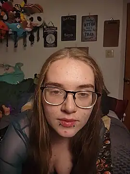 Snapshot of Izzy_Hellbourne chatting on 06/19/26, 02:38 Izzy Hellbourne online show from 06/19/26, 02:38