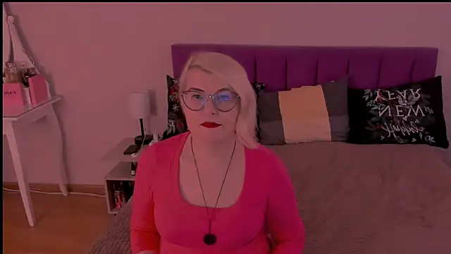 sabrinamacmarren online show from 02/04/25, 12:33