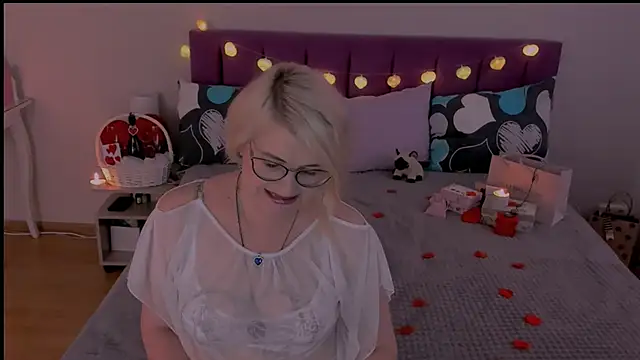 sabrinamacmarren online show from 02/14/25, 11:31