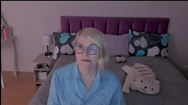 sabrinamacmarren online show from 02/23/25, 03:51