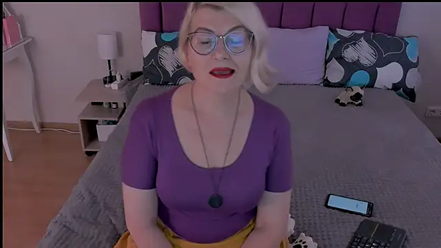 sabrinamacmarren online show from 02/24/25, 01:21