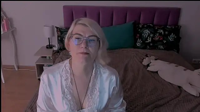 sabrinamacmarren online show from 02/28/25, 11:34