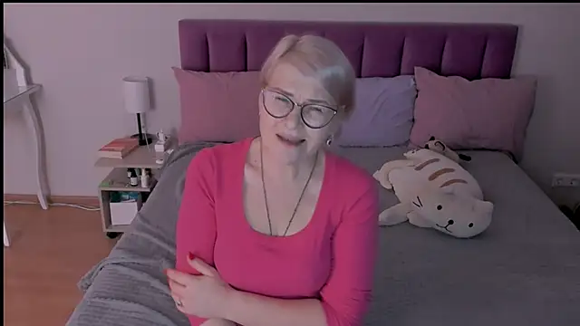 sabrinamacmarren online show from 03/18/25, 10:48