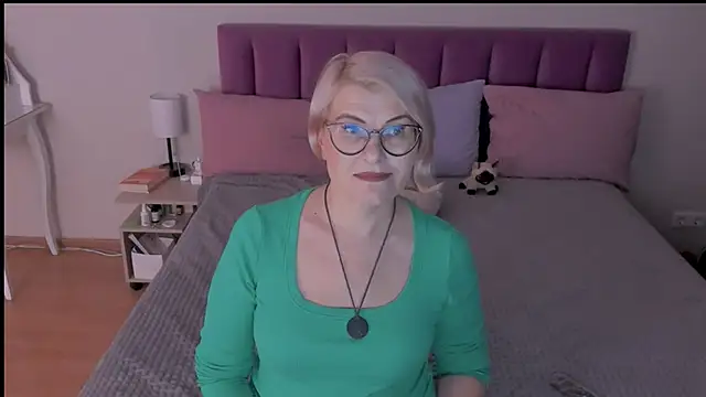 sabrinamacmarren online show from 03/20/25, 05:25