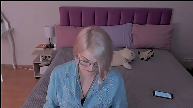 sabrinamacmarren online show from 03/21/25, 11:01