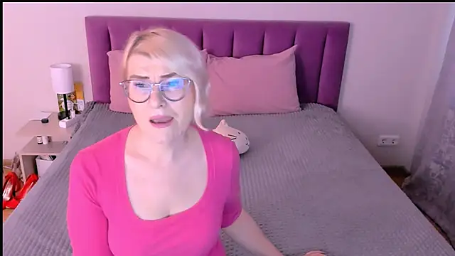 sabrinamacmarren online show from 11/19/25, 06:35