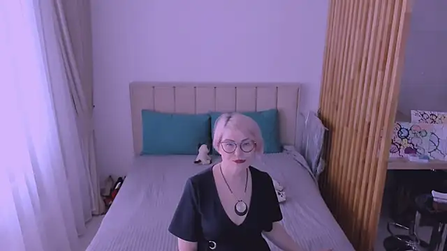 sabrinamacmarren online show from 02/28/26, 11:55