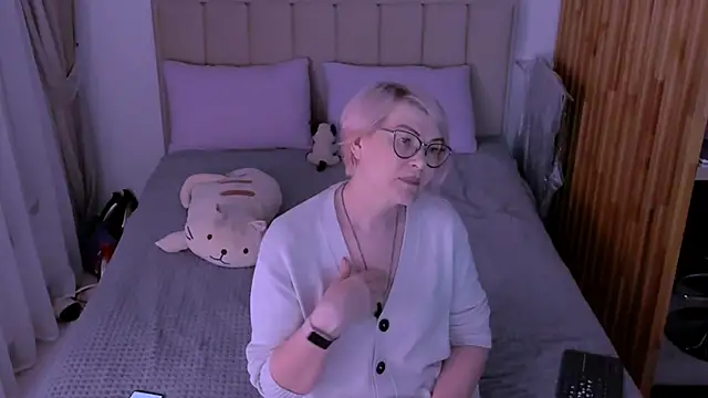 sabrinamacmarren online show from 03/16/26, 05:06