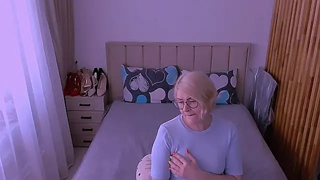 sabrinamacmarren online show from 05/17/26, 01:51