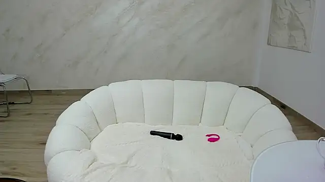 Snapshot of lissababe1 chatting on 10/13/25, 05:35 lissababe1 online show from 10/13/25, 05:35