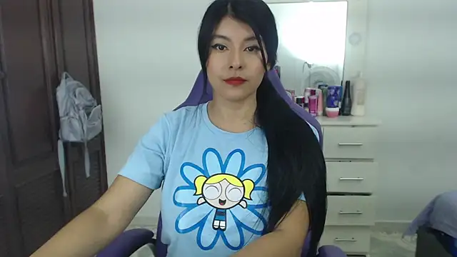 Snapshot of Julieta_Sandia chatting on 01/07/25, 10:19 Julieta Sandia online show from 01/07/25, 10:19