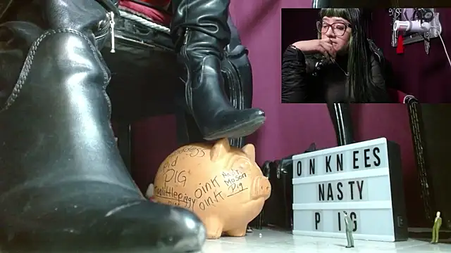 Snapshot of MeGoddesSara chatting on 05/16/26, 07:56 MeGoddesSara online show from 05/16/26, 07:56