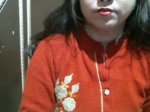 Snapshot of UrsMansi chatting on 12/15/24, 07:46 UrsMansi online show from 12/15/24, 07:46