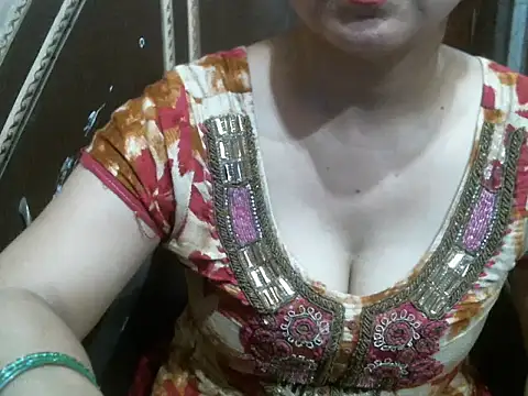 Snapshot of UrsMansi chatting on 09/23/25, 04:48 UrsMansi online show from 09/23/25, 04:48