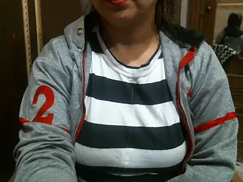 Snapshot of UrsMansi chatting on 11/26/25, 04:13 UrsMansi online show from 11/26/25, 04:13