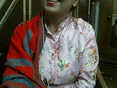 Snapshot of UrsMansi chatting on 12/14/25, 06:41 UrsMansi online show from 12/14/25, 06:41