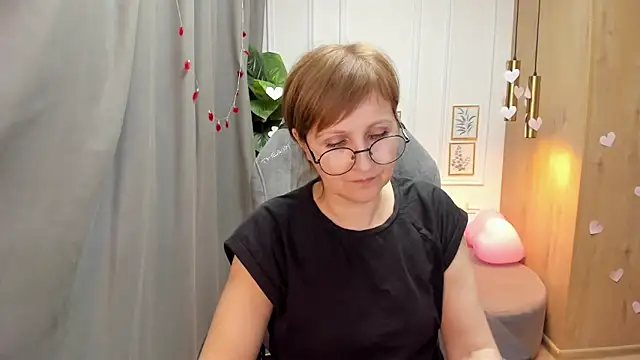 Paris Cherry online show from 02/18/25, 04:37