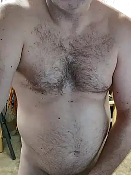 Snapshot of IronedTitan chatting on 12/14/25, 03:45 IronedTitan online show from 12/14/25, 03:45