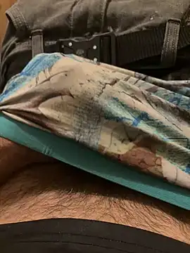 Snapshot of mikeylong chatting on 02/13/26, 04:14 mikeylong online show from 02/13/26, 04:14