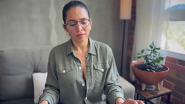 illaroom online show from 10/14/25, 07:58