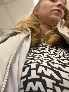 AnastasiaAniess online show from 10/17/25, 06:54